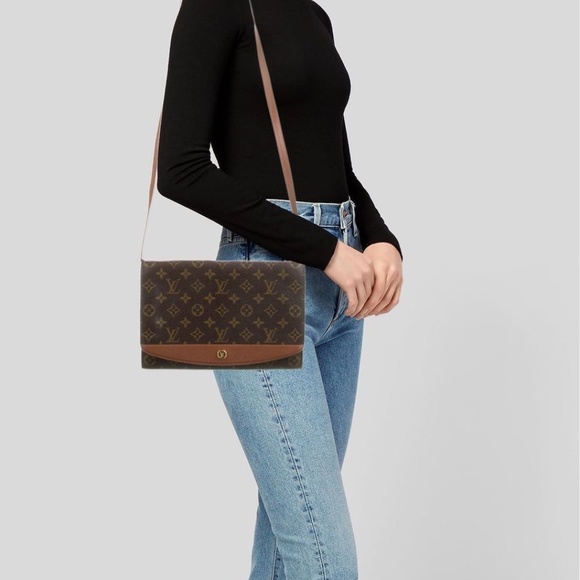 Louis Vuitton 1992 Monogram Bordeaux Crossbody Bag - Picture 3 of 16